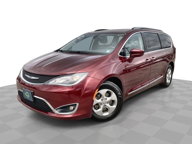 Used 2017 Chrysler Pacifica Touring-L Plus image 1