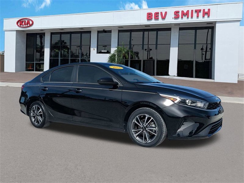 Certified 2022 Kia Forte LXS image 1
