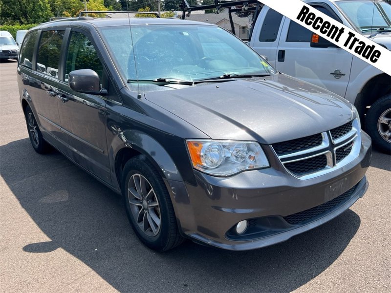 Used 2017 Dodge Grand Caravan SXT image 1
