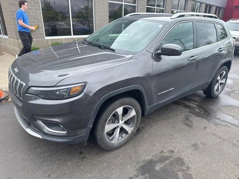 Certified 2019 Jeep Cherokee Limited image 1