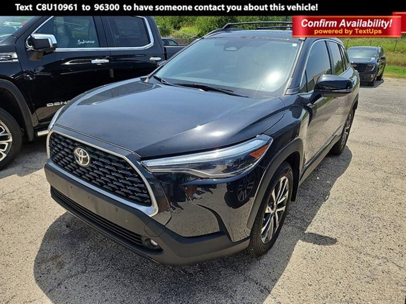 Used 2024 Toyota Corolla Cross XLE image 1