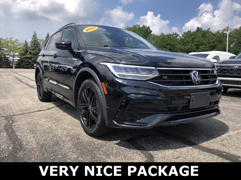 Certified 2022 Volkswagen Tiguan SE R-Line image 1