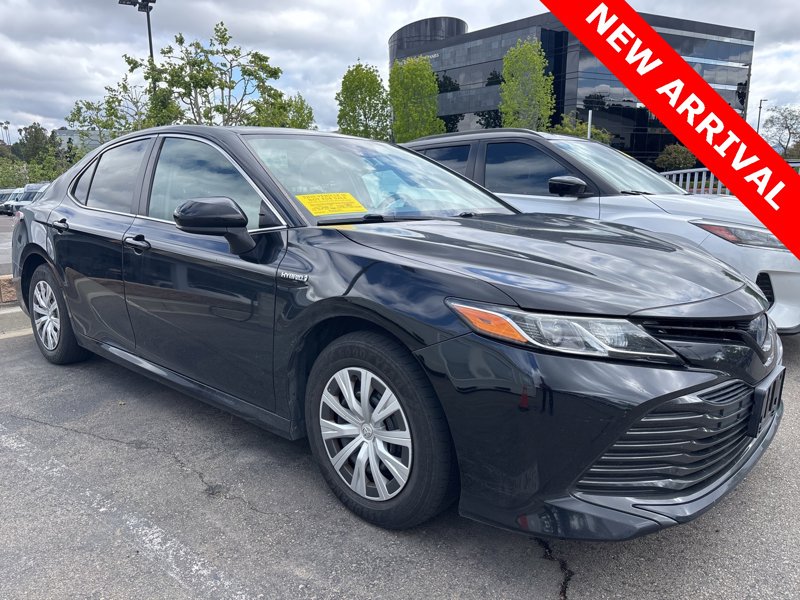 Used 2019 Toyota Camry LE image 1