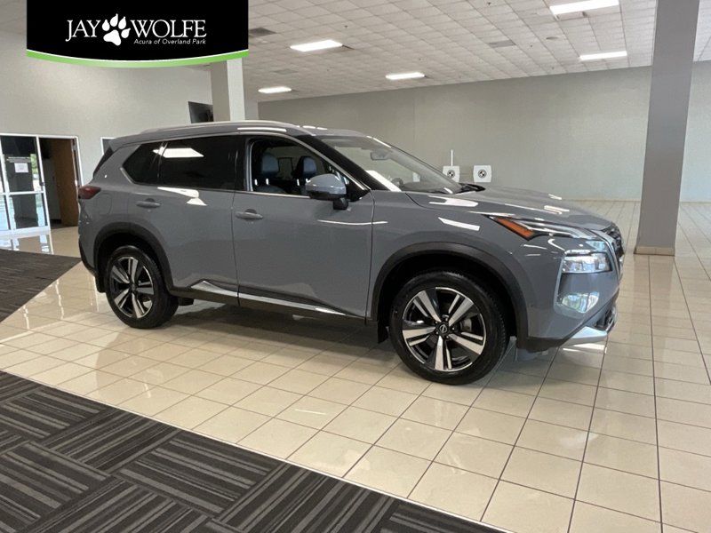 Used 2022 Nissan Rogue Platinum image 1