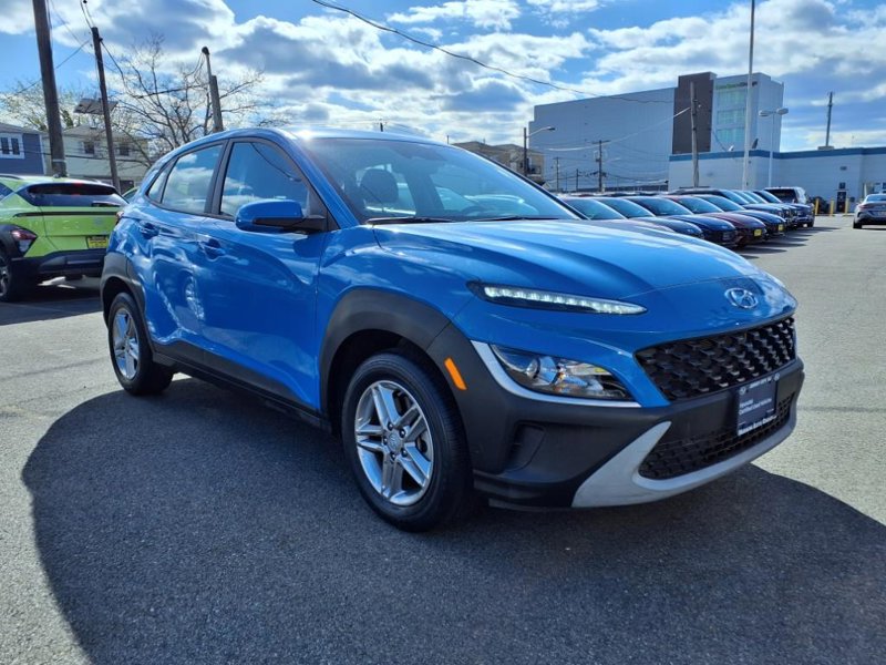 Certified 2022 Hyundai Kona SE image 1