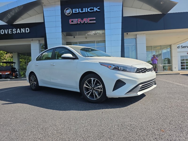 Used 2023 Kia Forte LXS image 1