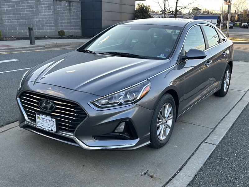 Used 2018 Hyundai Sonata SE image 1