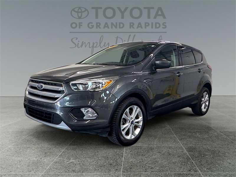 Used 2019 Ford Escape SE image 1