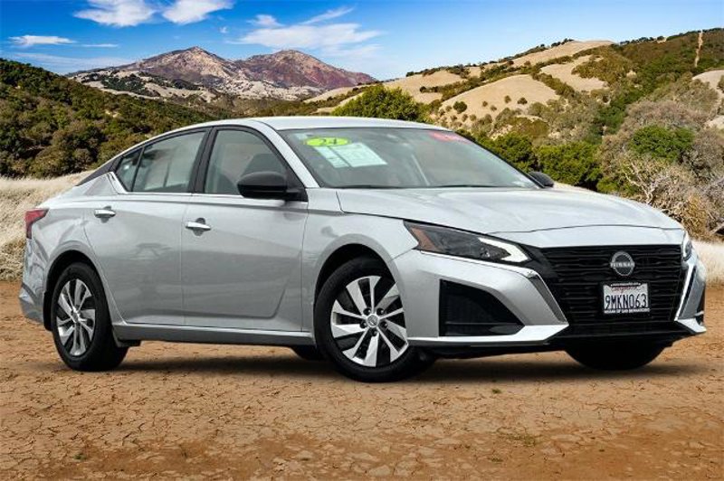 Certified 2024 Nissan Altima 2.5 S image 1