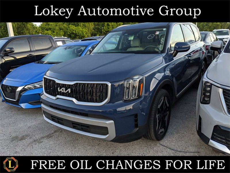 Certified 2023 Kia Telluride EX w/ EX Captain's Chair Package image 1