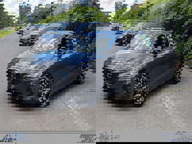 Certified 2025 Volvo S60 B5 Core image 1