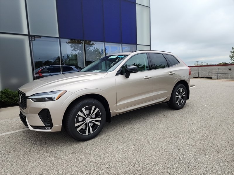 Certified 2025 Volvo XC60 B5 Core w/ Climate Package image 1