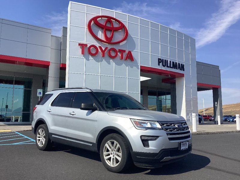 Used 2018 Ford Explorer XLT image 1