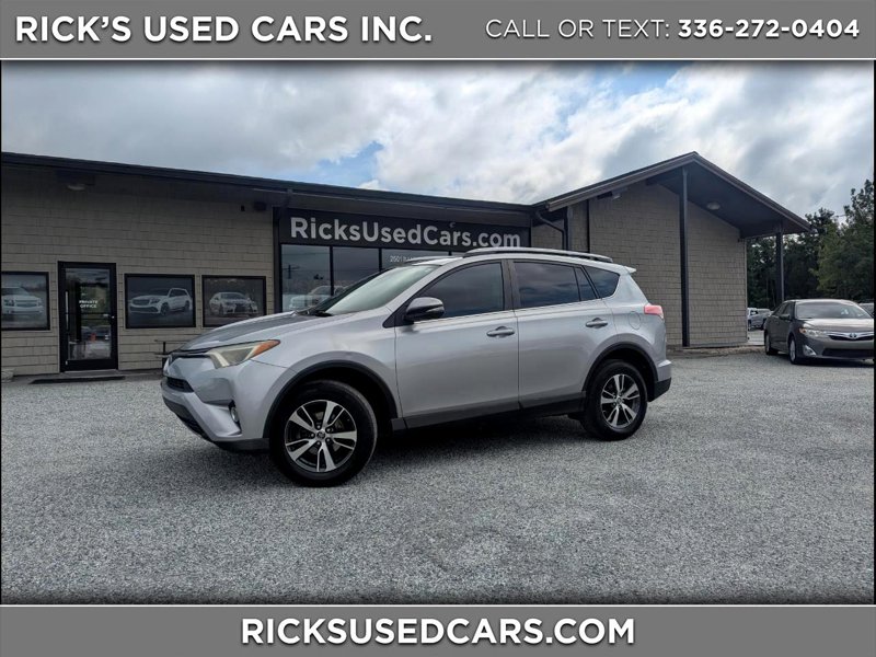 Used 2017 Toyota RAV4 XLE image 1