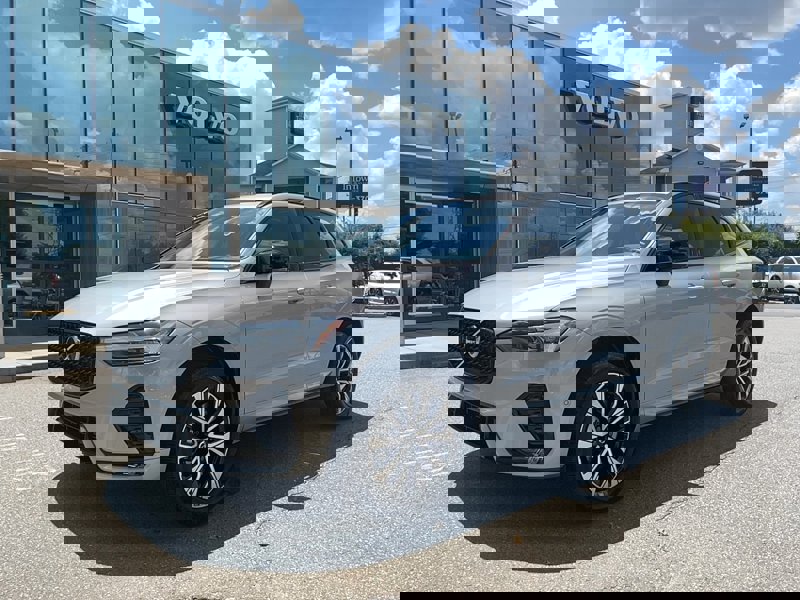 Certified 2025 Volvo XC60 B5 Plus image 1