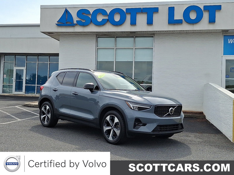 Certified 2023 Volvo XC40 B5 Plus w/ Driver Assist Package image 1