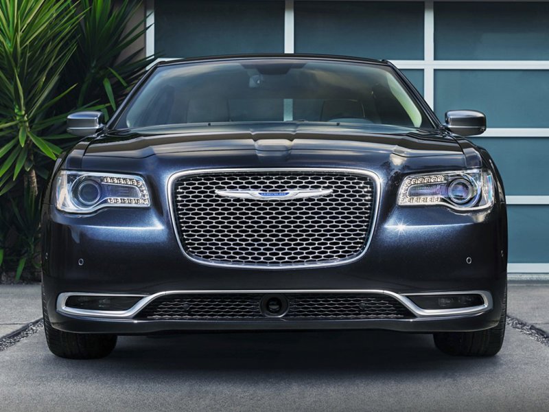 Used 2016 Chrysler 300 C image 1