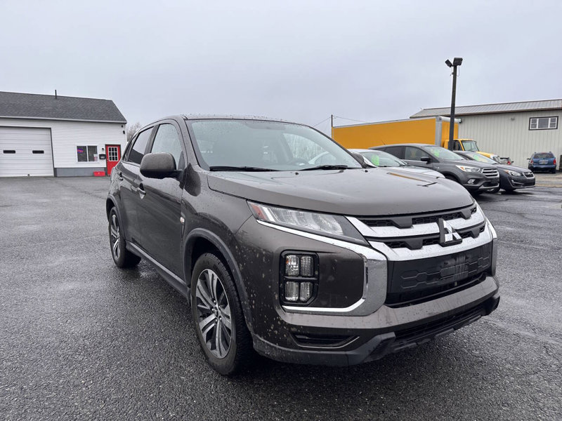 Used 2020 Mitsubishi Outlander Sport ES image 1