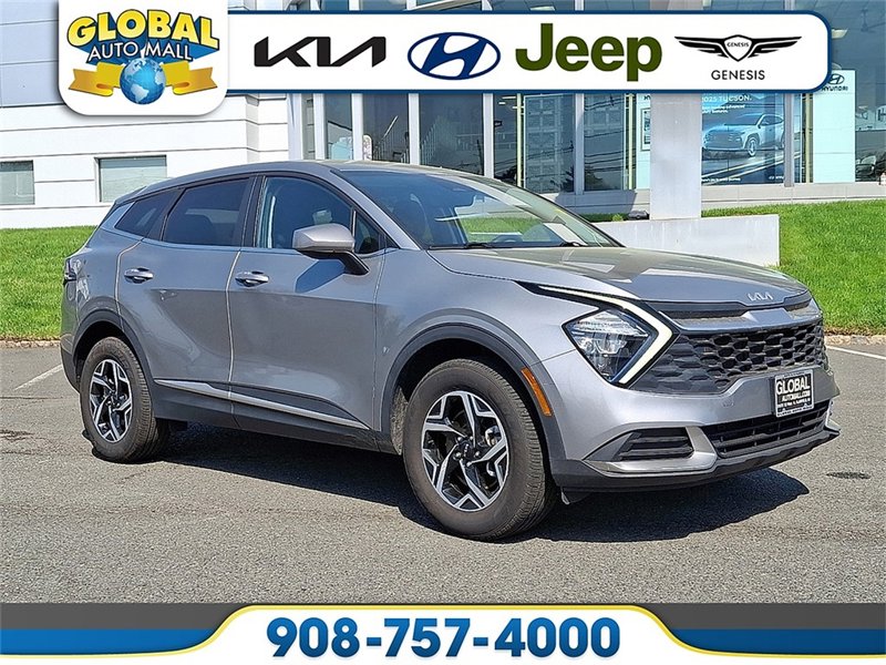 Used 2023 Kia Sportage LX image 1