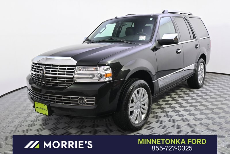 Used 2013 Lincoln Navigator 4WD w/ HD Trailer Tow Pkg image 1
