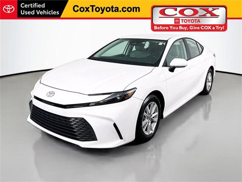 Certified 2025 Toyota Camry LE image 1