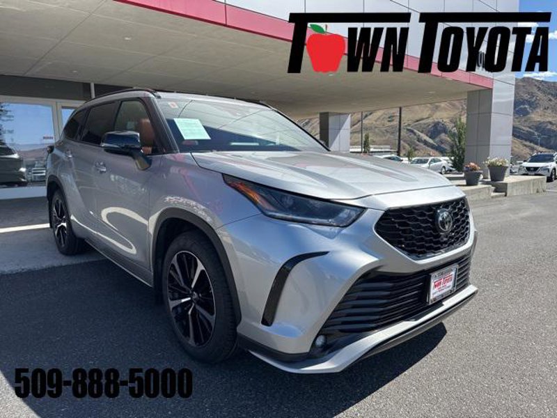 Certified 2022 Toyota Highlander XSE image 1