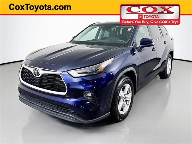 Certified 2023 Toyota Highlander LE image 1