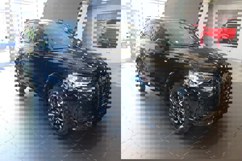 Certified 2025 Audi Q3 2.0T Premium Plus w/ Premium Plus Package image 1