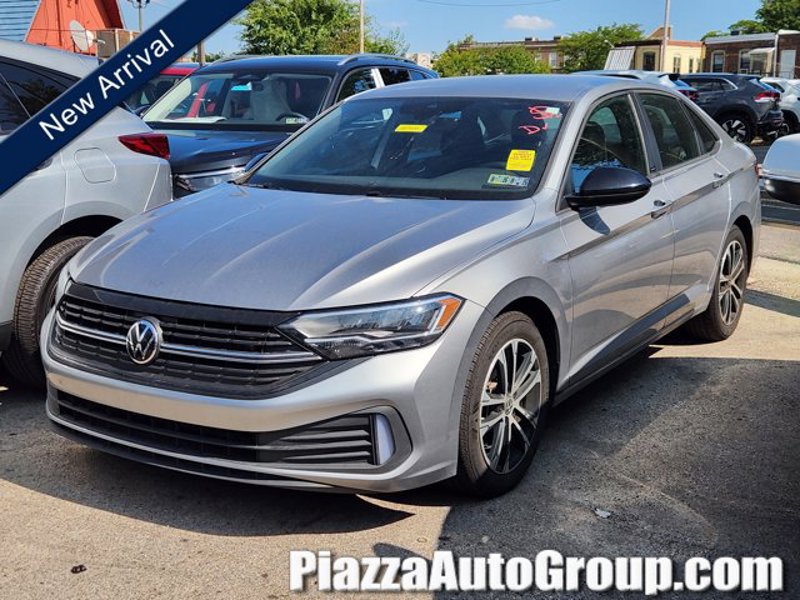 Certified 2024 Volkswagen Jetta Sport image 1