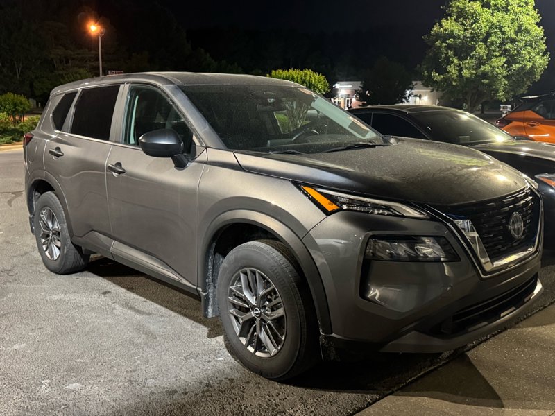 Used 2023 Nissan Rogue S image 1