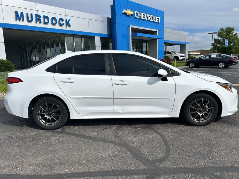 Used 2020 Toyota Corolla LE image 1