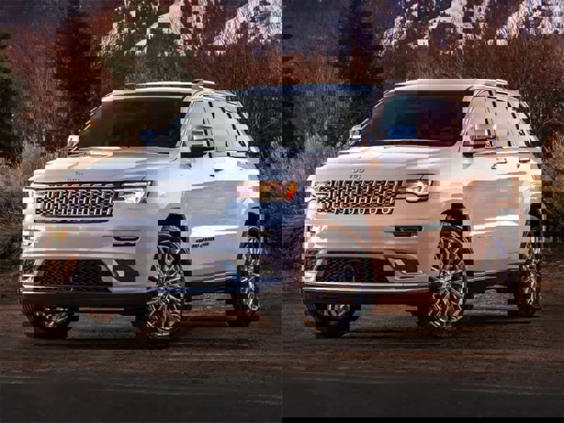 Used 2017 Jeep Grand Cherokee Overland image 1