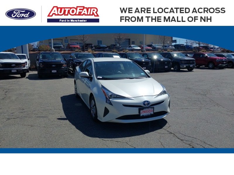 Used 2016 Toyota Prius Four image 1