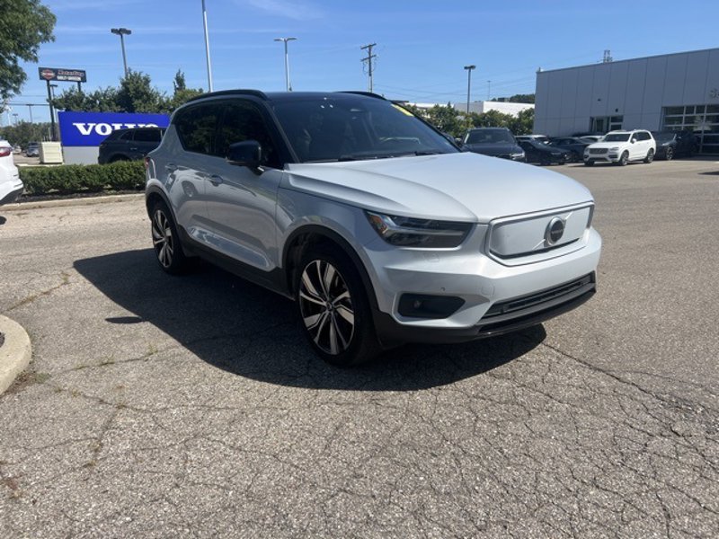 Certified 2021 Volvo XC40 P8 Recharge w/ Advanced Package image 1