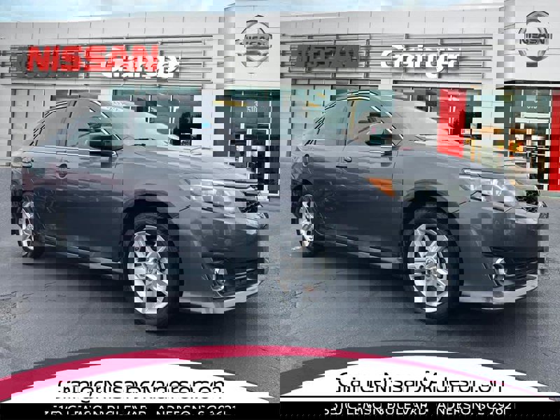 Used 2012 Toyota Camry SE image 1