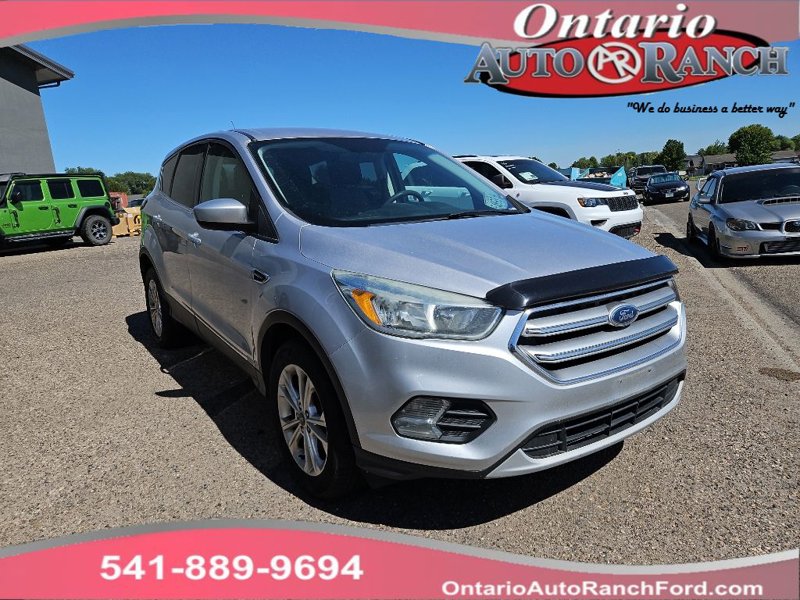 Used 2017 Ford Escape SE image 1