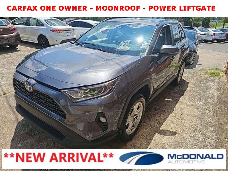 Used 2021 Toyota RAV4 XLE image 1