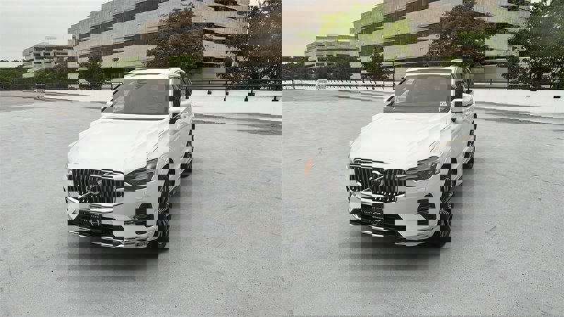 Certified 2022 Volvo XC60 B5 Inscription w/ Advanced Package image 1