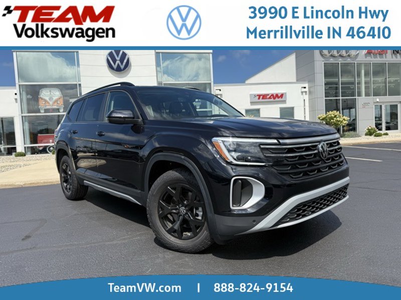 Certified 2025 Volkswagen Atlas Peak Edition SE image 1