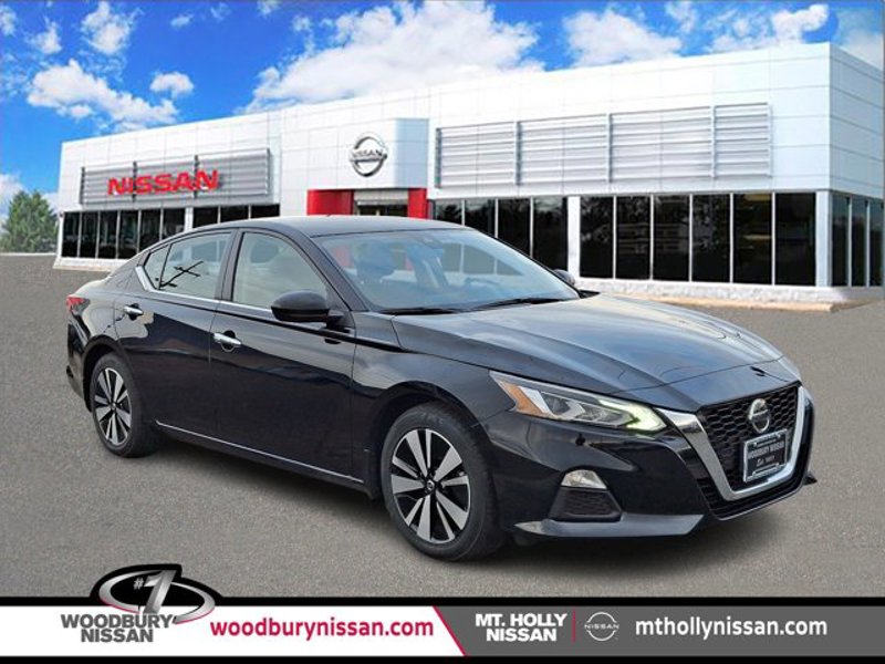 Certified 2022 Nissan Altima 2.5 SV image 1