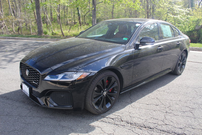 Certified 2024 Jaguar XF R-Dynamic SE image 1