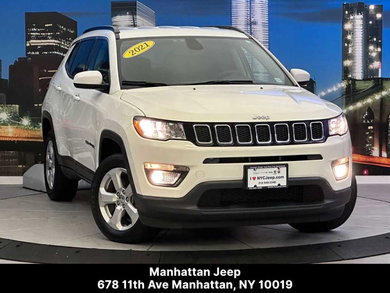 Used 2021 Jeep Compass Latitude image 1