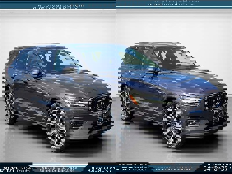 Certified 2022 Volvo V60 T5 Cross Country w/ Advanced Package image 1