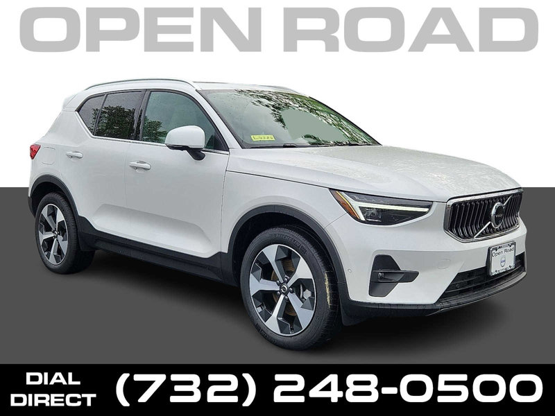 Certified 2025 Volvo XC40 B5 Plus w/ Protection Package Premier image 1