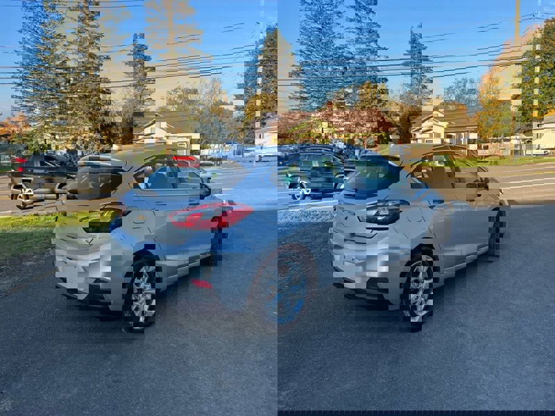 Used 2017 Chevrolet Cruze Premier image 1