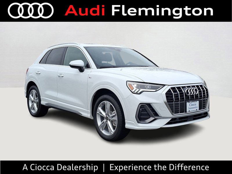 Certified 2024 Audi Q3 2.0T Premium w/ Convenience Package image 1