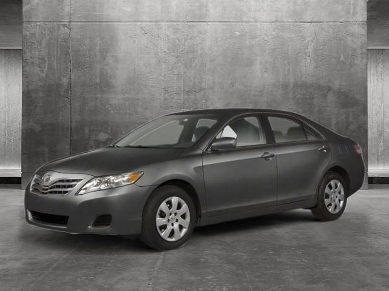 Used 2011 Toyota Camry XLE image 1