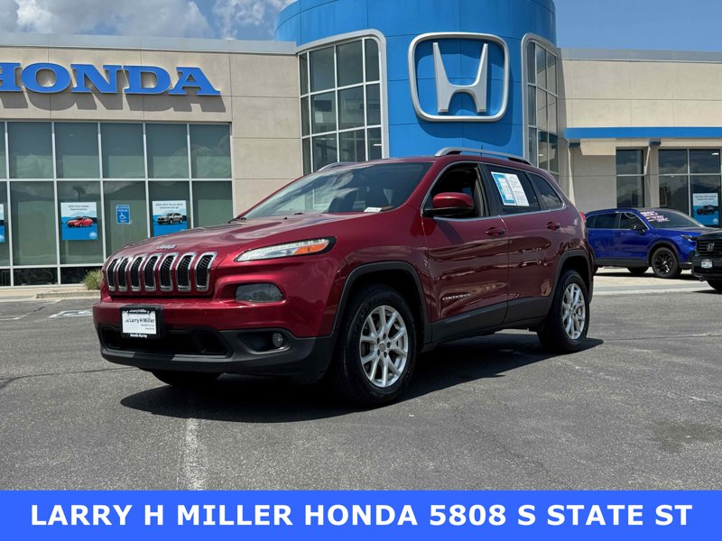 Used 2017 Jeep Cherokee Latitude w/ Comfort/Convenience Group image 1