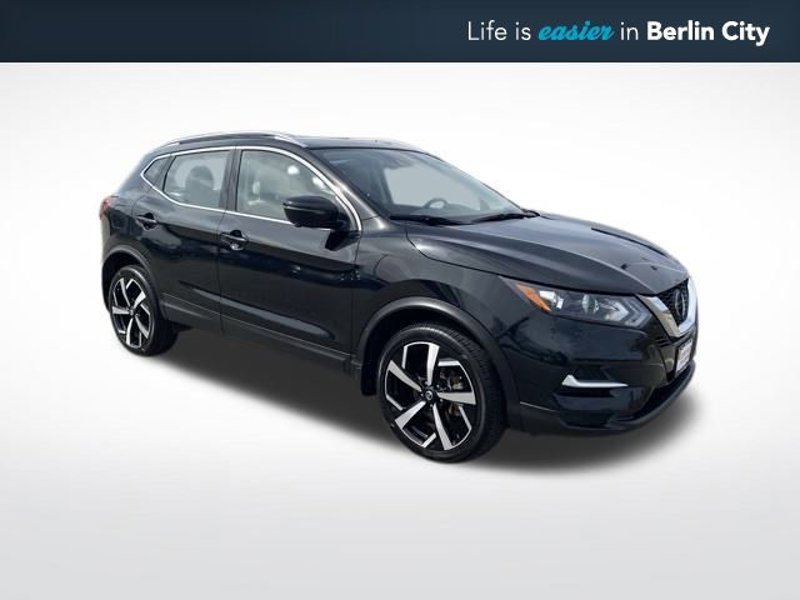 Certified 2022 Nissan Rogue Sport SL image 1