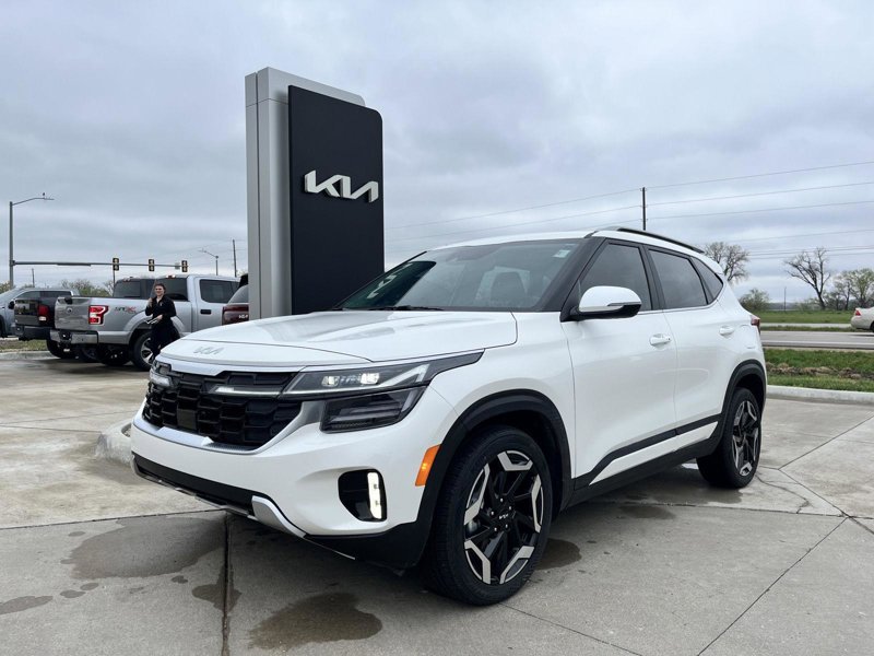 Certified 2024 Kia Seltos SX image 1